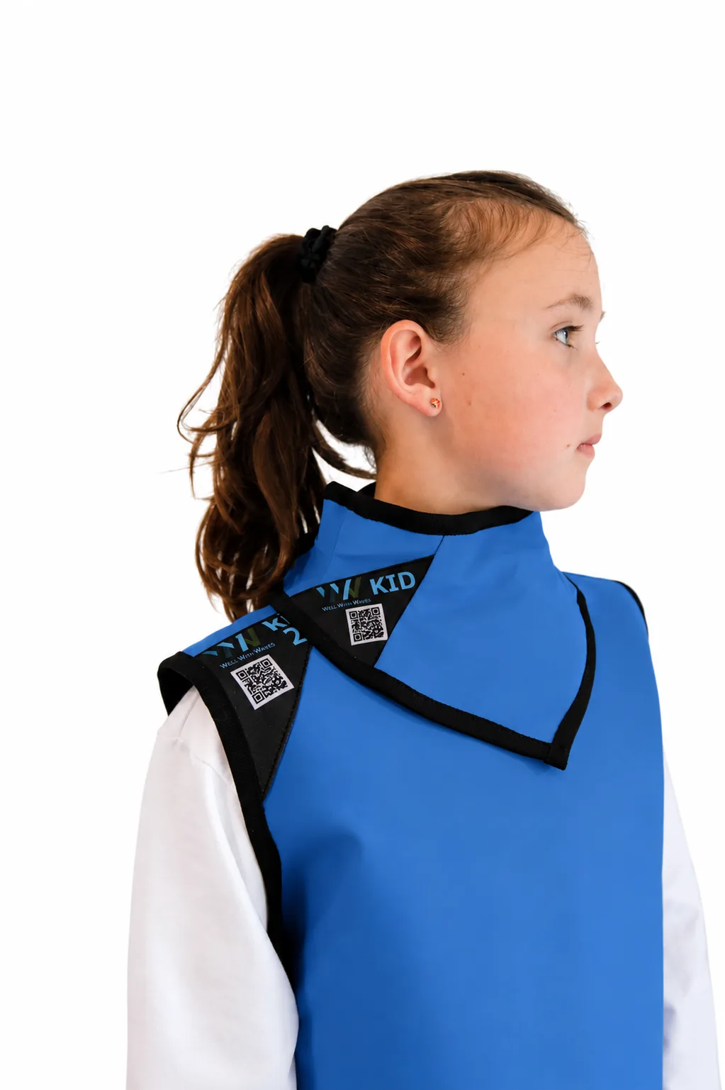KEPLER ergonomic thyroid protector - child close-up